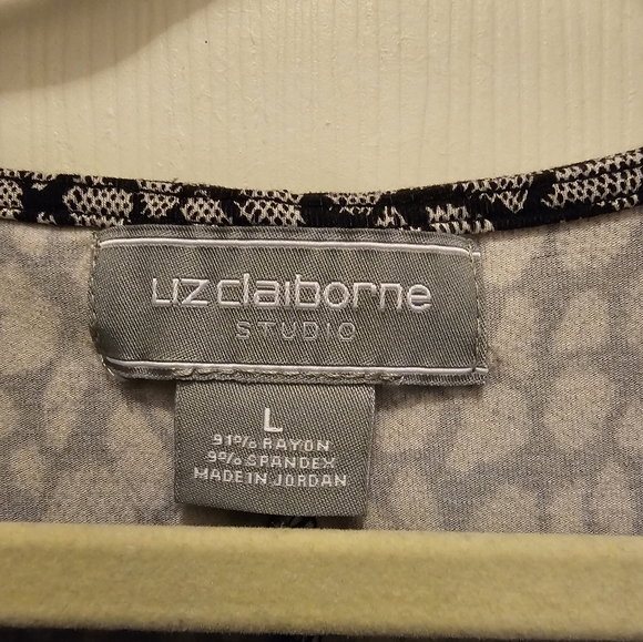 EUC Liz Claiborne Studio 3/4 Length Sleeved Blouse - L - Picture 2 of 5